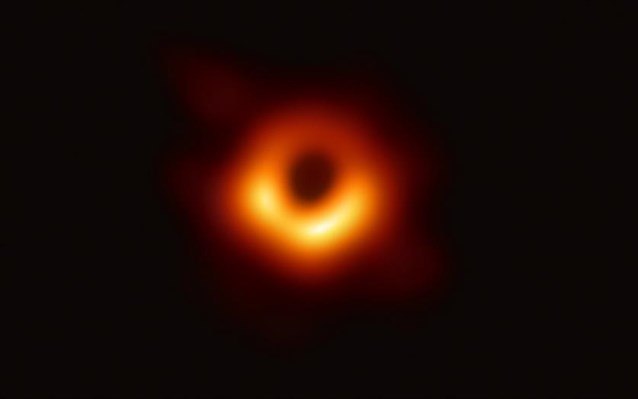 Πώς δημιουργήθηκε η πρώτη φωτογραφία μαύρης τρύπας: Οι αλγόριθμοι και η «μαέστρος» τους