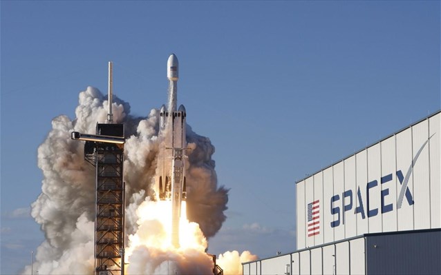 SpaceX: Πρώτη κανονική αποστολή για τον πύραυλο Falcon Heavy, με επιστροφή και των τριών τμημάτων του