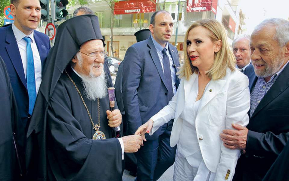 O Οικουμενικός Πατριάρχης κ.κ. Βαρθολομαίος βραβεύθηκε από την ΕΣΗΕΑ