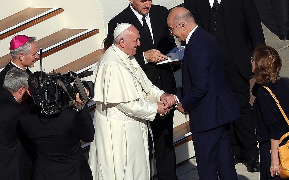 Στο Βατικανό ο Δένδιας με τον Πάπα Φραγκίσκο