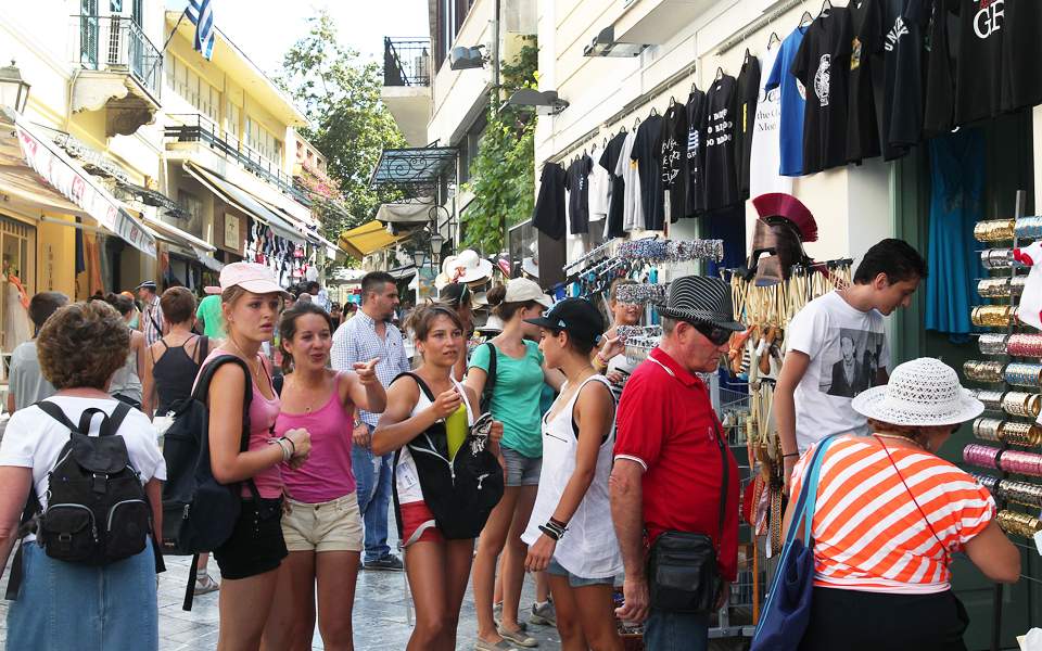 Αύξηση τουριστικών αφίξεων 21% και εσόδων 23% την 3ετία 2016-2018