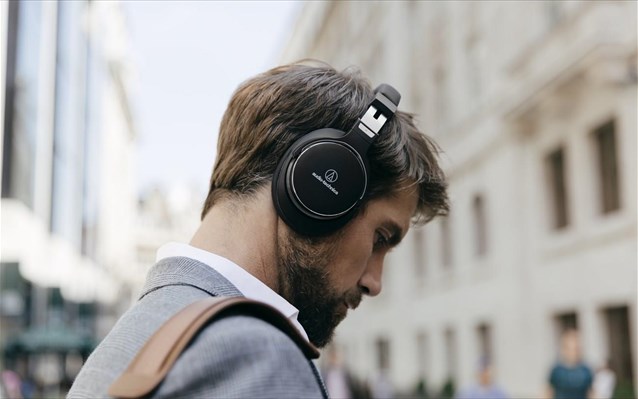 Αποτελούν τα ακουστικά το μέλλον της μουσικής ακρόασης;